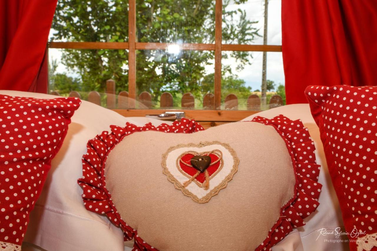 Domaine De La Courillere Bed and Breakfast Le Boupère Eksteriør billede
